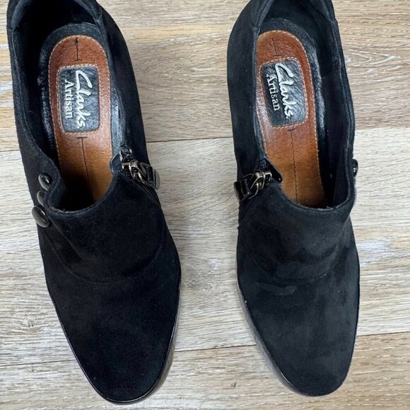 Clarks Artisan Black Suede Zipper Heeled Ankle Boots Women's Size 7 - Picture 2 of 7